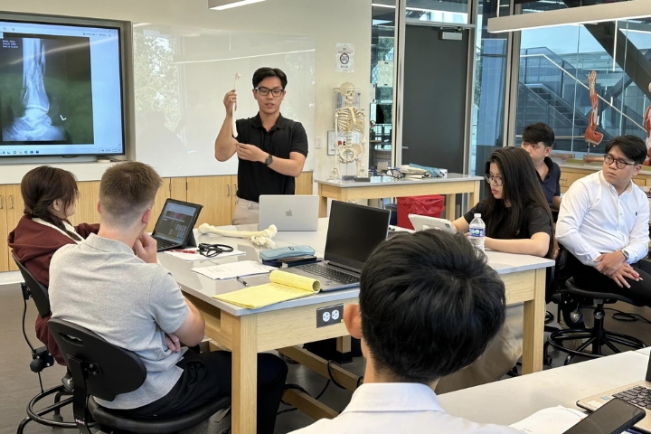 Clerkship in the United States of Vietnamese medical students 2 Sinh vien Dai hoc Tan Tao 2
