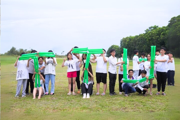 Tân sinh viên cần trang bị gì để bước vào năm học mới? 9 Team Building Dai hoc Tan Tao