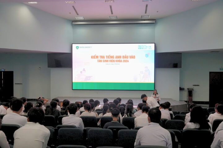 English entrance Exam for Freshmen Class of 2024 1 Tieng anh dau vao Dai hoc Tan Tao