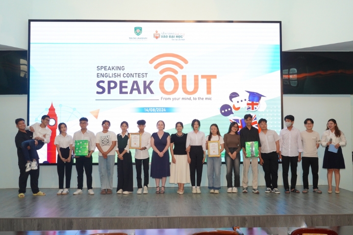 "English Speaking Contest - Speak Out": Marking the journey of personal development 1 Uniprep Truong Dai hoc Tan Tao