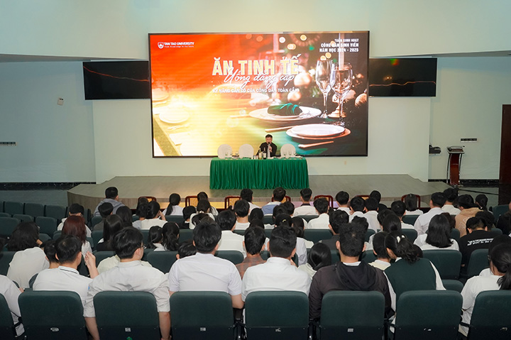 Workshop "Elegant dining - Sophisticated drinking" – Essential skills for global citizens 1 workshop an tinh te uong dang cap dai hoc tan tao