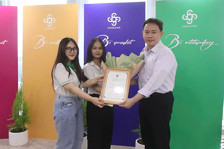 Outstanding Student from the School of Economics & Business Administration - A Journey with Tan Tao University 3 hoat dong sinh vien dai hoc tan tao