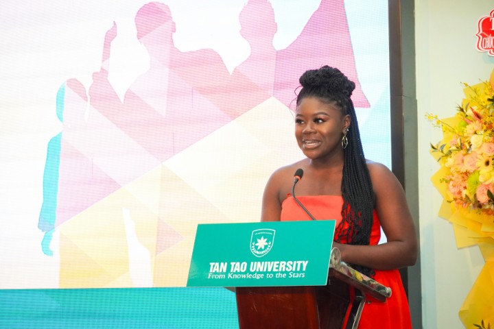 Full Speech by Inspirational Speaker Tolabase Apata at the 2024 Graduation Ceremony 1 Dai hoc Tan Tao Le tot nghiep 1