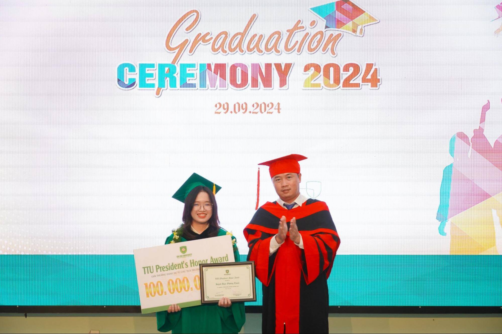 Trường Đại học Tân Tạo trao bằng tốt nghiệp cho 62 tân bác sĩ, cử nhân năm 2024 5 Dai hoc Tan Tao Le tot nghiep