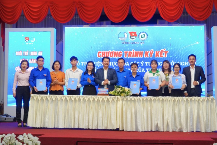 TTU Students Win First Prize at the 5th "Innovative Startup" Competition in Long An Province, 2024 5 Ky ket Dai hoc Tan Tao