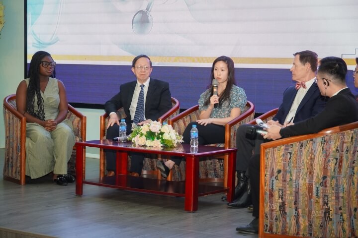 Seminar on "USMLE and Medical Education in the U.S. for Vietnamese Students and Doctors" 3 Truong Dai hoc Tan Tao