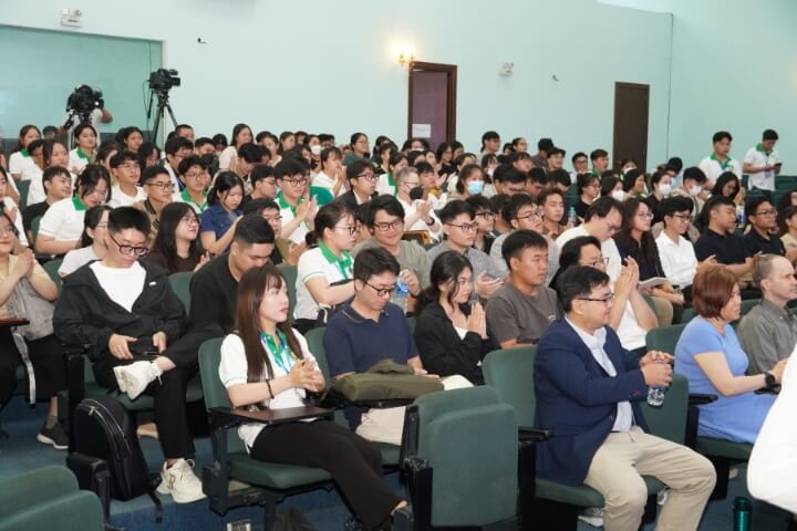 Launch of the Medical Talent Nurturing Contest for the 2024-2025 Academic Year 2 Uom mam tai nang Y Khoa Dai hoc Tan Tao