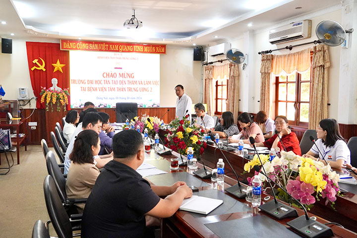 Mở rộng quan hệ hợp tác với Bệnh viện Tâm thần Trung Ương 2 4 bsckii vo thanh dong phat bieu hop tac benh vien tam than trung uong 2 dai hoc tan tao