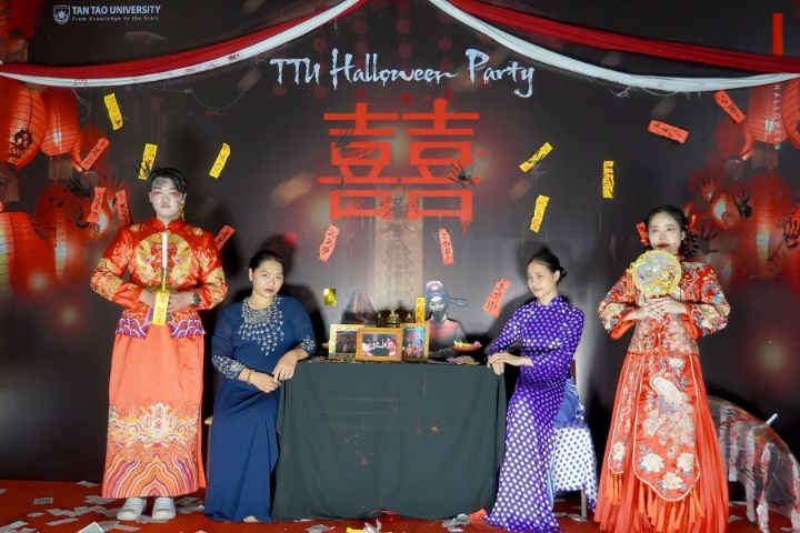Dai hoc Tan Tao Halloween