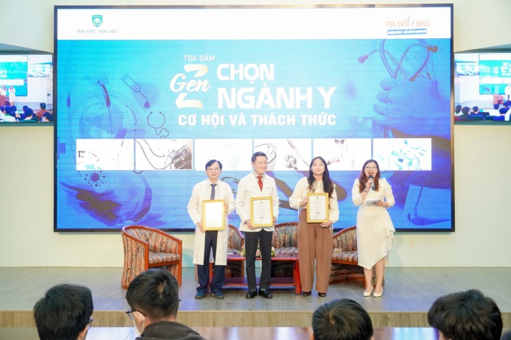 Medical Talk: "Gen Z in Medicine – Opportunities and Challenges" 5 Dai hoc Tan Tao Toa dam Y Khoa