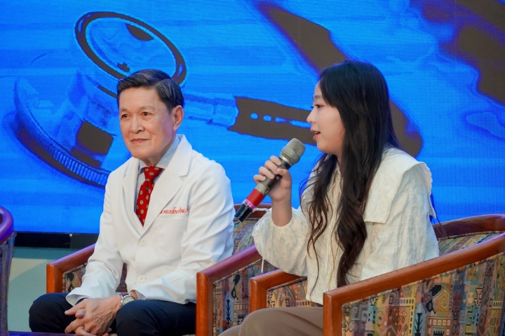Medical Talk: "Gen Z in Medicine – Opportunities and Challenges" 4 Dai hoc Tan Tao sinh vien 1