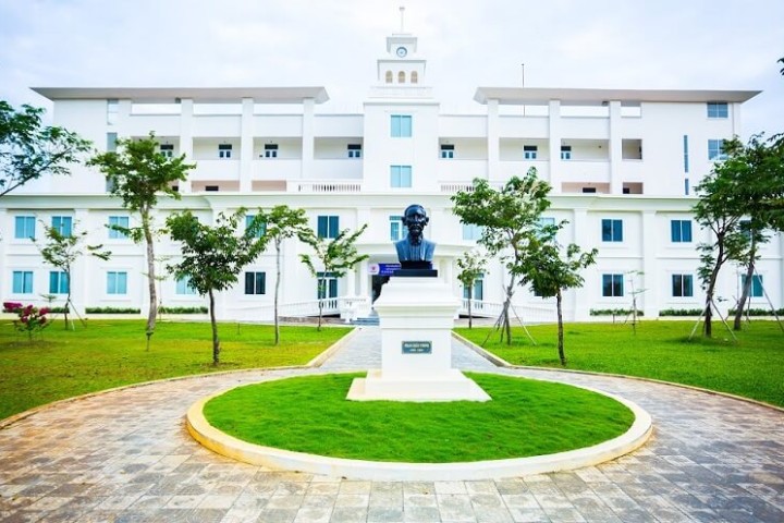 Top 10 Reputable Medical Schools in Vietnam 8 Dao tao Y Khoa phan chau trinh
