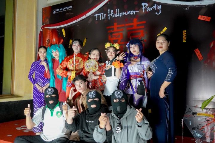 Hallowween Dai hoc Tan Tao