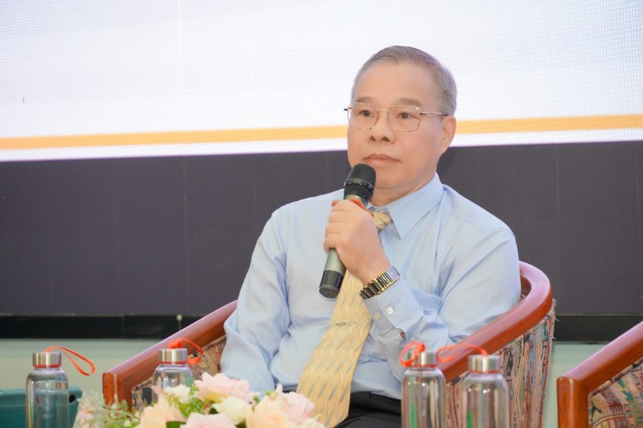 Sharing Experiences with Medical Students in General Medicine 3 Khoa Y Dai hoc Tan Tao Giang vien