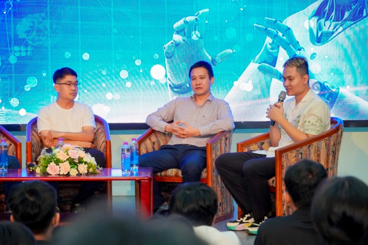 Họp mặt giao lưu sinh viên Khoa Công nghệ Thông tin 5 Sinh vien Dai hoc Tan Tao 1