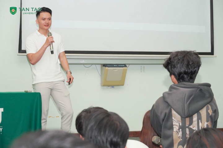 TTU Students Explore Blockchain Potential at the Workshop “Introduction to Web3 App Development” 3 Sinh vien truong Dai hoc Tan Tao 1