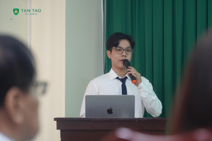 Medical students present their graduation thesis proposals 6 khoa Y Dai hoc Tan Tao
