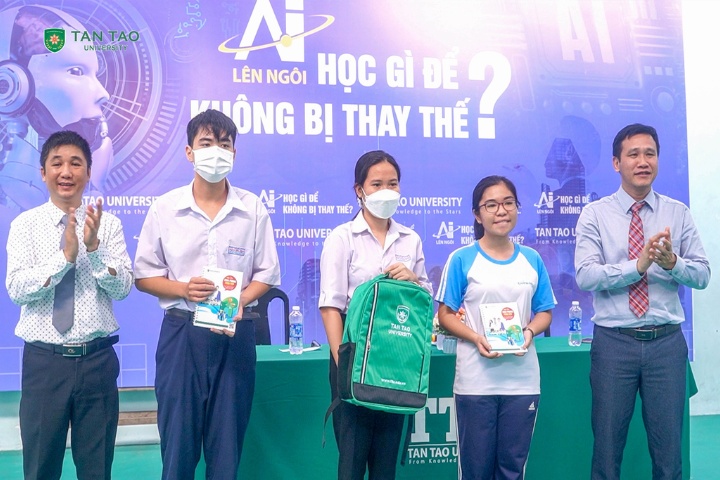 Choose A Happy Career – Guiding GenZ in Choosing Their Future 3 Chon nghe hanh phuc Dai hoc Tan Tao