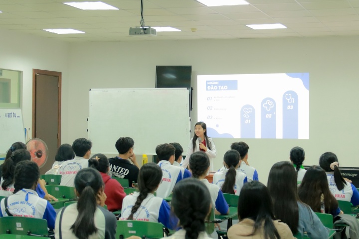 Open House 2025 – Trải nghiệm một ngày làm sinh viên trường Đại học Tân Tạo 4 Khoa Y truong Dai hoc Tan Tao