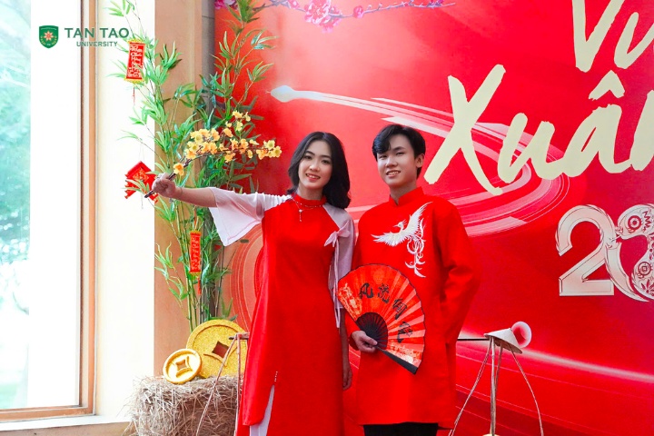 Sinh vien Truong Dai hoc Tan Tao 1