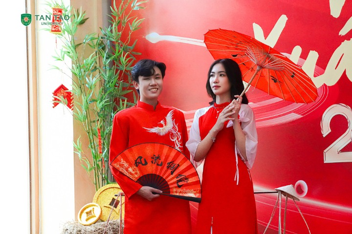 Festive Tet Atmosphere at TTU 5 Truong Dai hoc Tan Tao 2025