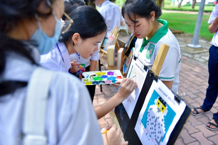 Truong Dai hoc Tan Tao Khai phong