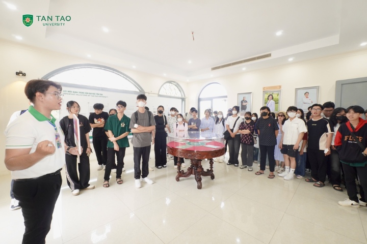 Open House - Journey to shape the future 4 Truong Dai hoc Tan Tao nha luu niem