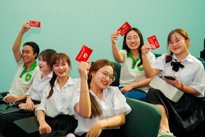The Story "From the Classroom to the Business World" 5 Truong Dai hoc Tan Tao sinh vien
