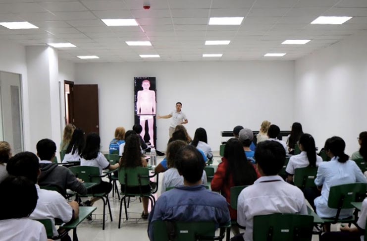 Chắp cánh tài năng y khoa trẻ tuổi