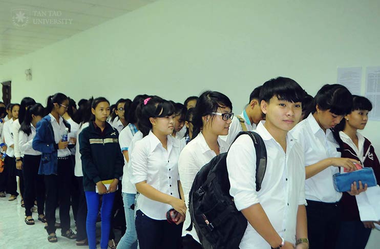 Nô nức ngày thi tuyển sinh Lớp 10, Trường THPT Năng khiếu Tân Tạo, năm học 2015 – 2016