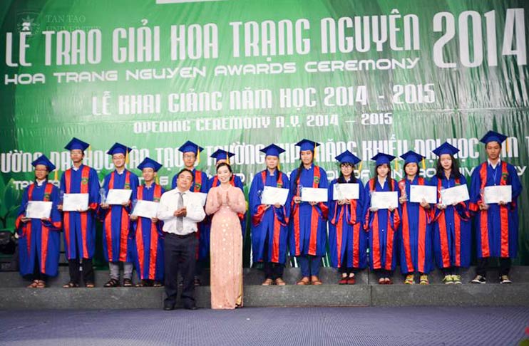 Hoa Trang Nguyen Prize 2014