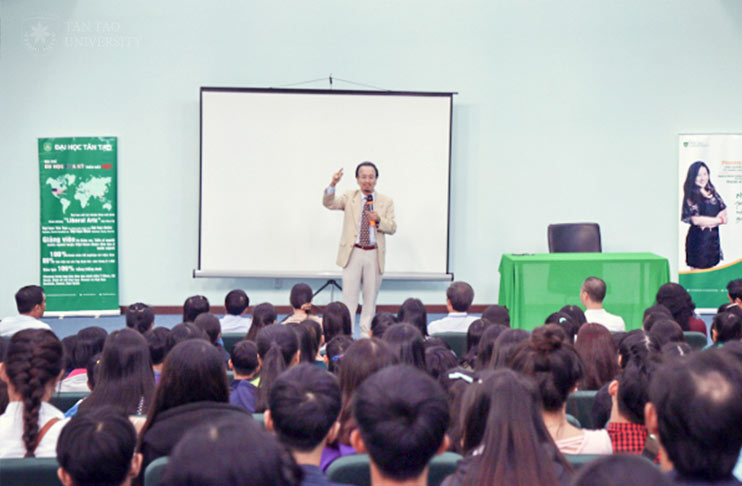 Trường THPT Hiếu Phụng đến thăm Đại học Tân Tạo