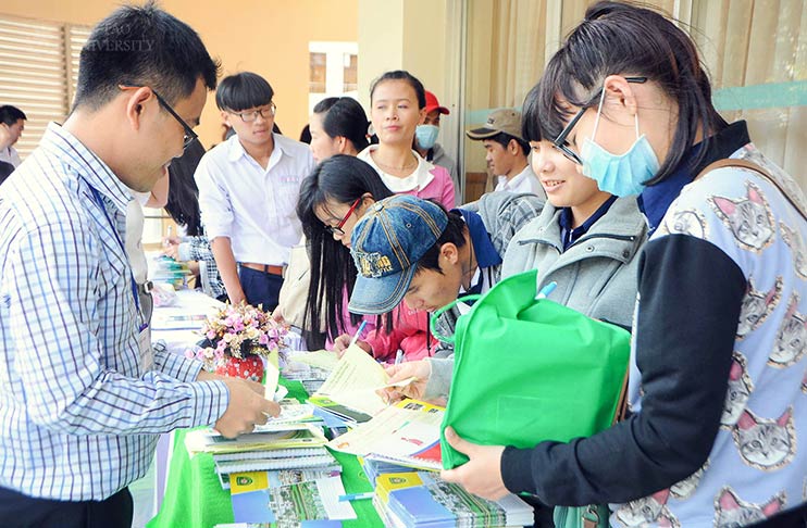 TTU tiếp cận học sinh tại Phan Thiết