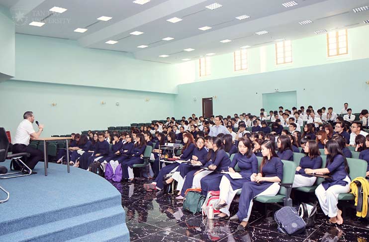 Sinh viên Y Khoa Đại học Tân Tạo chuẩn bị lên đường sang Mỹ thực tập