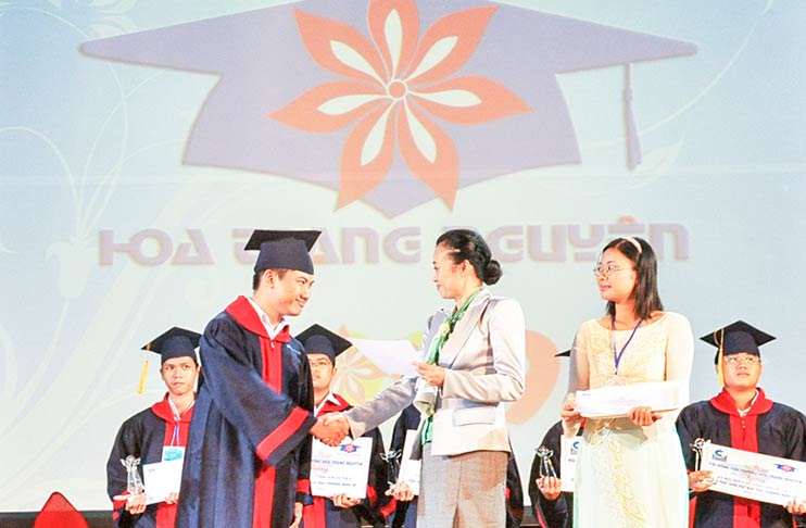 Doanh nhân Đặng Thị Hoàng Yến (A.k.a Maya Dangelas) được vinh danh “Nhà lãnh đạo tài – đức”