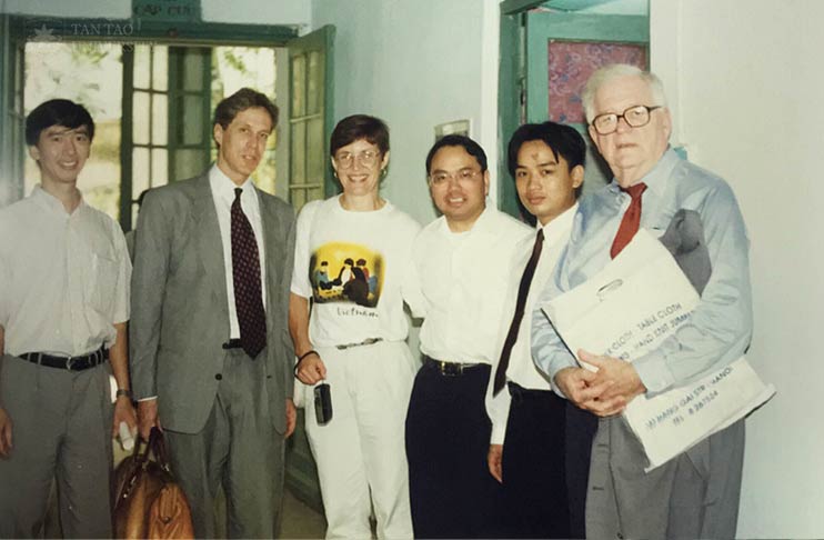 Con đường phía trước