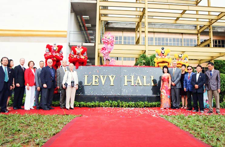 Tri Ân GS. Gillis và GS. Levy tại Lễ đặt tên hai toàn nhà ĐH Tân Tạo