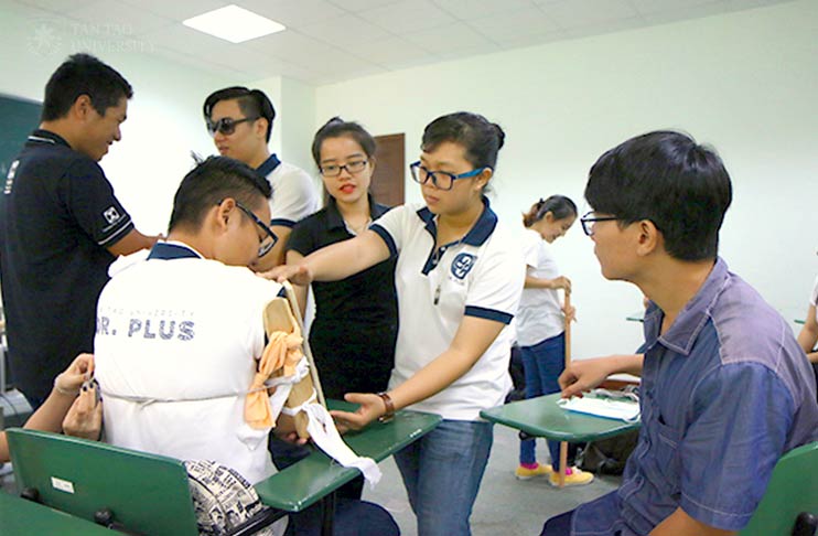 CLB Dr.Plus tổ chức chương trình tập huấn “Kỹ thuật sơ cấp cứu”