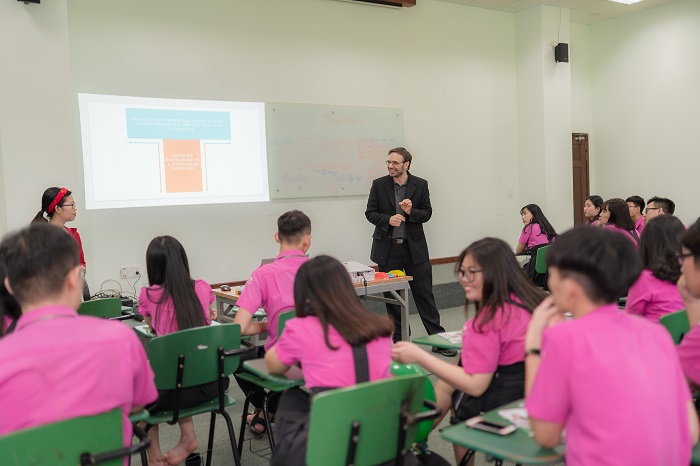 The Youthful Generation of The 21st Century – Journey of Orienting Future