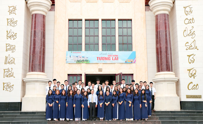 School of Medicine: from knowledge to the stars