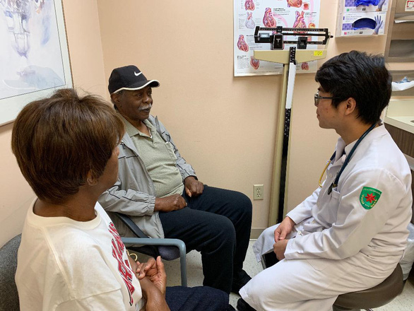 Tan Tao University Students Study Medicine With “Dream” Professors