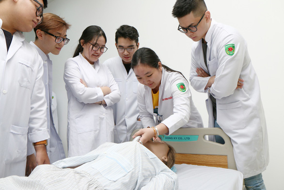 Quyết định hỗ trợ học phí SV Khoa Y khóa 2015-2021 và 2016-2022 – Học kỳ Mùa Xuân 2020