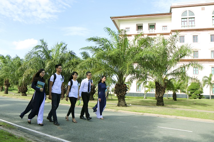 Quyết định công bố điểm trúng tuyển của các ngành hệ đại học chính quy năm 2021.