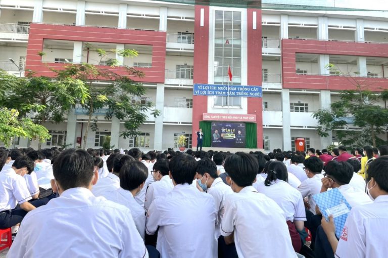 Đại học Tân Tạo tổ chức chuỗi chương trình “Chọn nghề hạnh phúc” đến với học sinh THPT trên cả nước