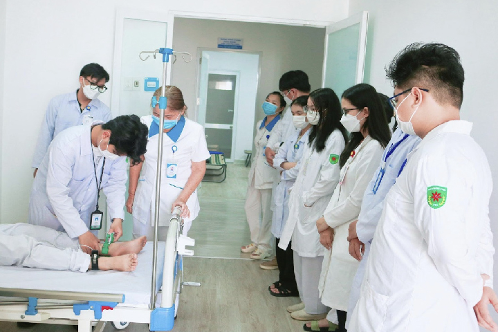 Nhật ký “du hành” Y khoa tại Hoa Kỳ