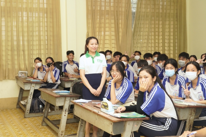 Hàng ngàn học sinh THPT được định hướng nghề nghiệp