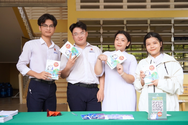 Chính sách học phí ưu đãi dành cho học sinh Long An năm 2024