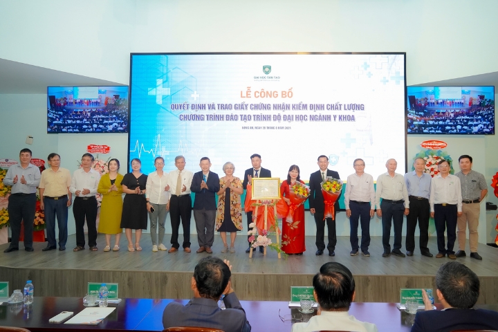 Tan Tao University’s Medicine program achieves accreditation, committing to training high-quality healthcare professionals for the nation