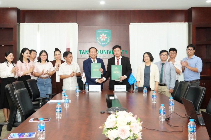 Tan Tao University Signs Principal Agreement with National Mental Hospital 2