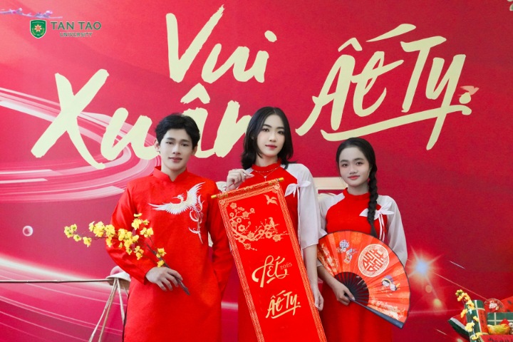 Festive Tet Atmosphere at TTU